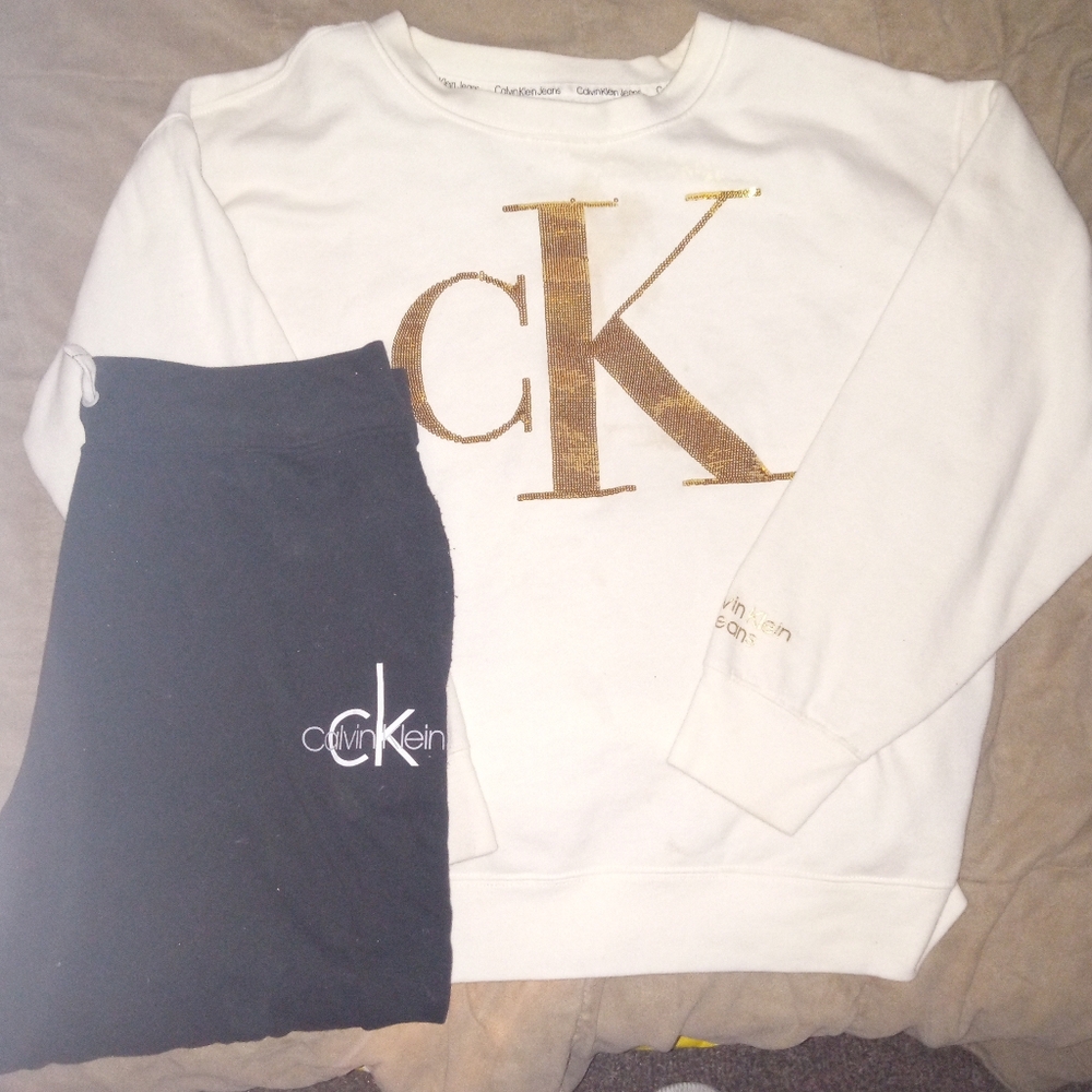 Calvin Klein sweatshirt and sweatpants Duo